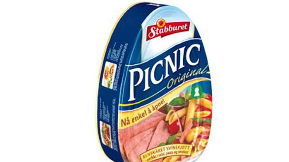 Historien om en forbruker som fant mark i Picnic-skinke, har fått store oppslag. Nå stabler Orkla boksene lavere for å unngå hull.