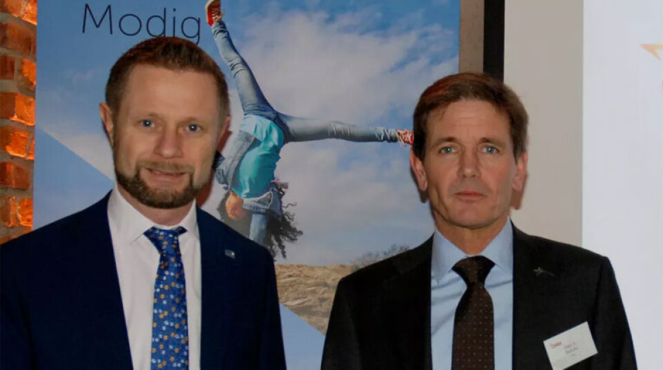 LEVENDE MYTER: Mytene om industriprodusert mat lever i beste velgående, konstaterer Orkla-sjef Peter A. Ruzicka (til høyre), som presenterte matbarometerfunnene for helseminister Bent Høie.