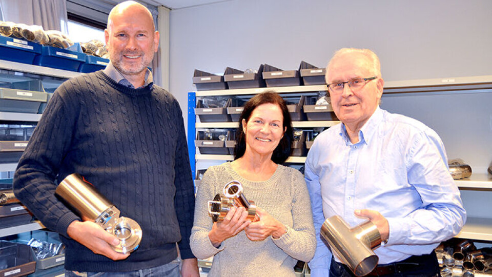 Nye lokaler: – Vi er fornøyd med å flytte inn i nye lokaler med mulighet for å ekspandere, sier Svein Löchen, Grete Modig Berntsen og John G. Angeltvedt i ST Löchen. (Foto: Synnøve Prytz Berset)