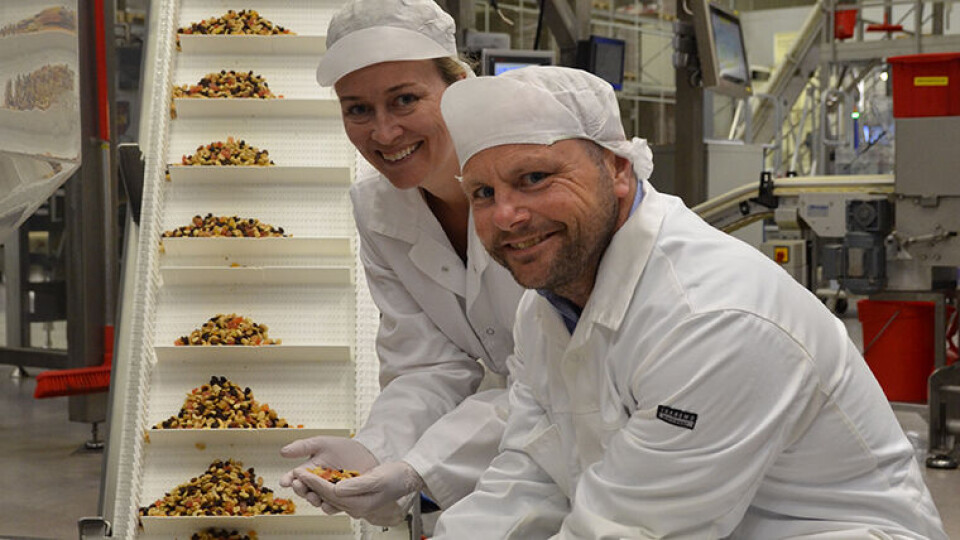 I BEVEGELSE: Noe av det morsomste ved å jobbe i Den lille nøttefabrikken er ifølge Nils Olav Jørgensen og Hilde Sandmæl at markedet hele tiden er i bevegelse, noe som krever kreativitet. (Foto: Synnøve Prytz Berset)