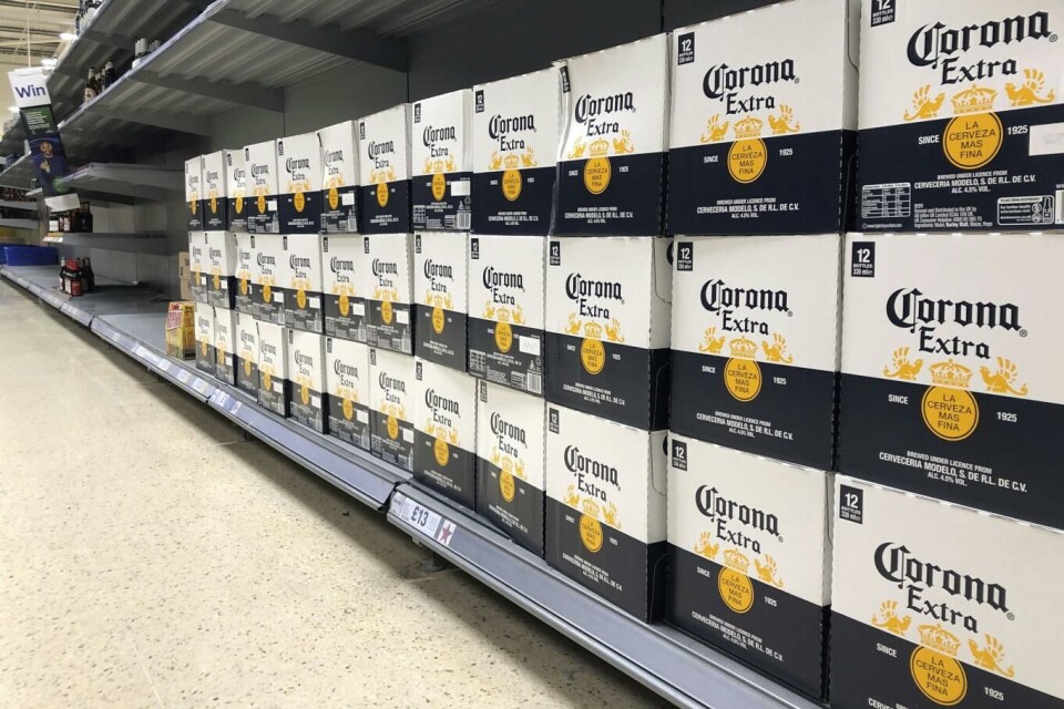 Produksjonen av Corona-øl stanses i Mexico, som følge av koronapandemien. Foto: PA, AP/NTB scanpix