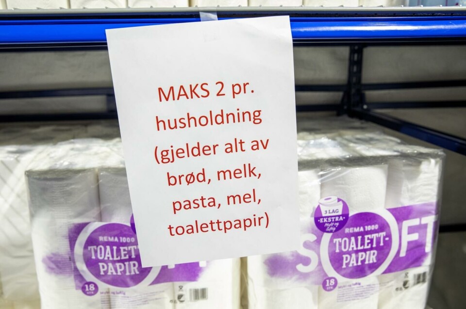 Mange handlet mye ekstra da koronatiltakene ble iverksatt, men samlet gikk forbruket ned. Foto: Gorm Kallestad, NTB scanpix
