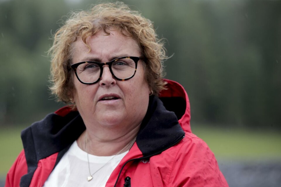 – Jeg ber folk handle som normalt. Butikker og apoteker holder åpent som før, sier landbruksminister Olaug Bollestad (KrF). Foto: Vidar Ruud, NTB