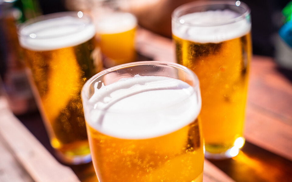 Det ble færre muligheter til å drikke alkohol etter at Norge ble stengt ned i mars i fjor.
