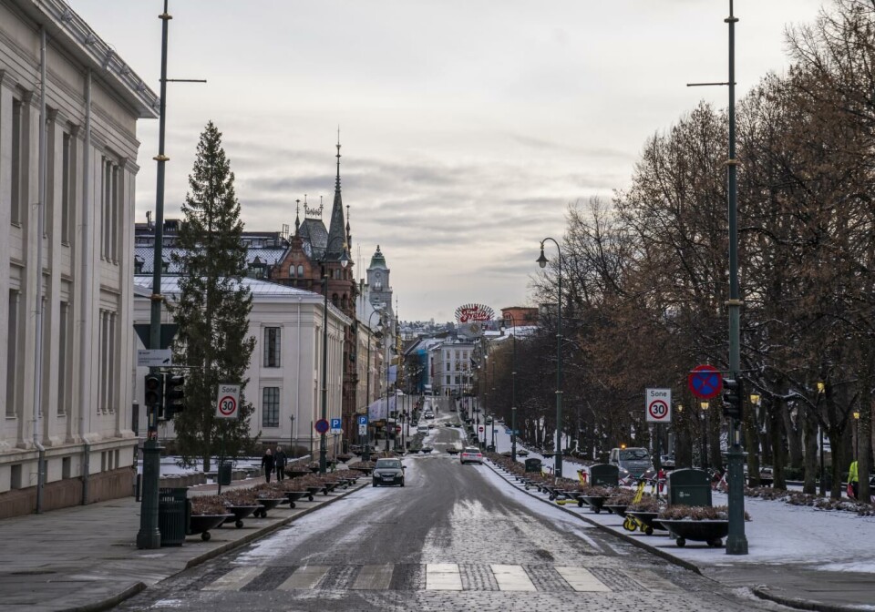 Etter den strengeste nedstengningen siden mars 2020, er gatene i Oslo nesten folketomme igjen. Foto: Torstein Bøe, NTB