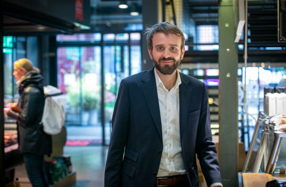 Næringsminister Jan Christian Vestre setter i gang ekstern utredning av dagligvarekjedenes egne merkevarer og vertikal integrasjon. Foto: Nærings- og fiskeridepartementet