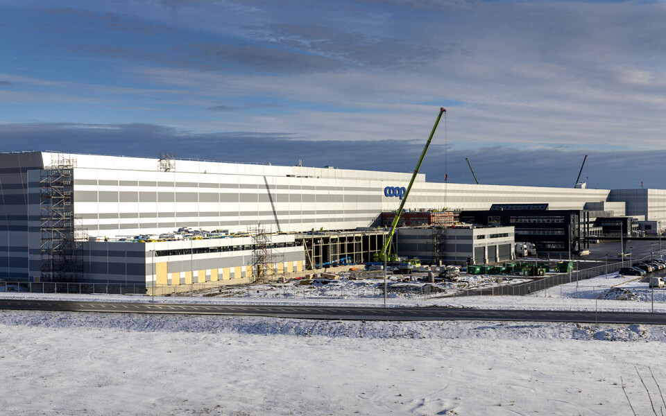 Det er utvidelser av Coop Norges hovedlager på Gardermoen som fører til store kutt andre steder.