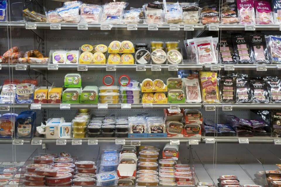 Delte reaksjoner på strengere regulering av matbutikkene