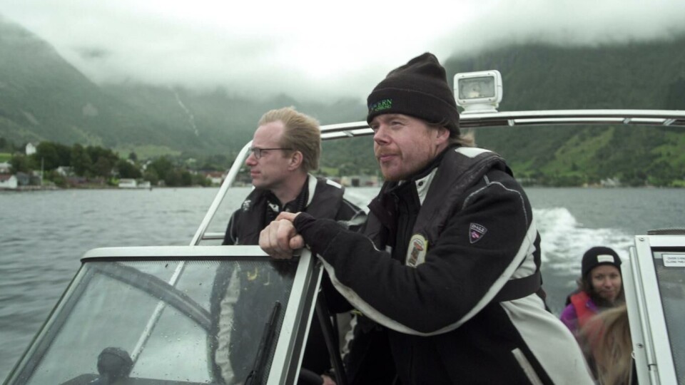 Foto Ruben Oddekalv (til høyre), er glad for at folk begynner å få opp øynene for det store problemet som plast i havet utgjør. Til venstre på bildet: Henrik Rutledal, nestleder i Norges Miljøvernforbund. (Foto: Zpirit)