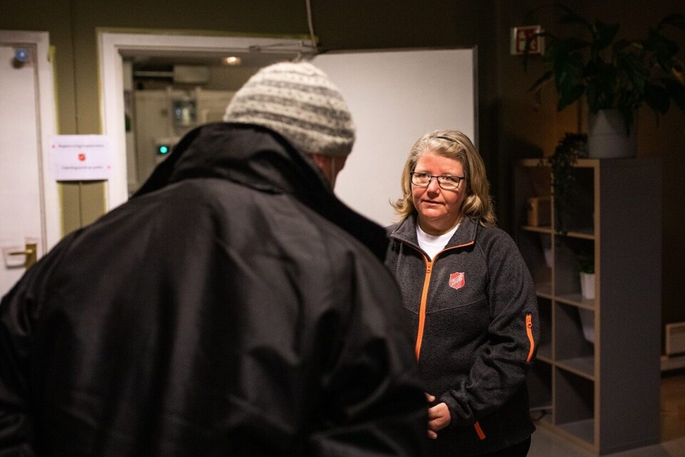 Frelsesarmeen ser stadig nye ansikter i sine matkøer. Blant annet her på slumstasjonen i Oslo.