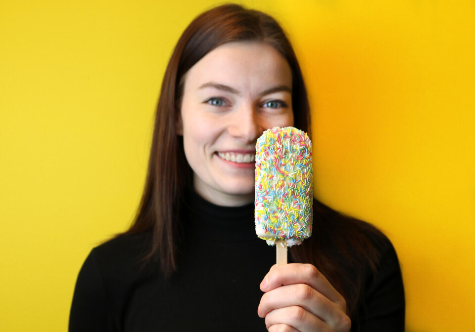 De siste årene har flere tusen etterlyst Sitting på sosiale medier. Nå er tuttifrutti-isen tilbake. Foto: Diplom-Is