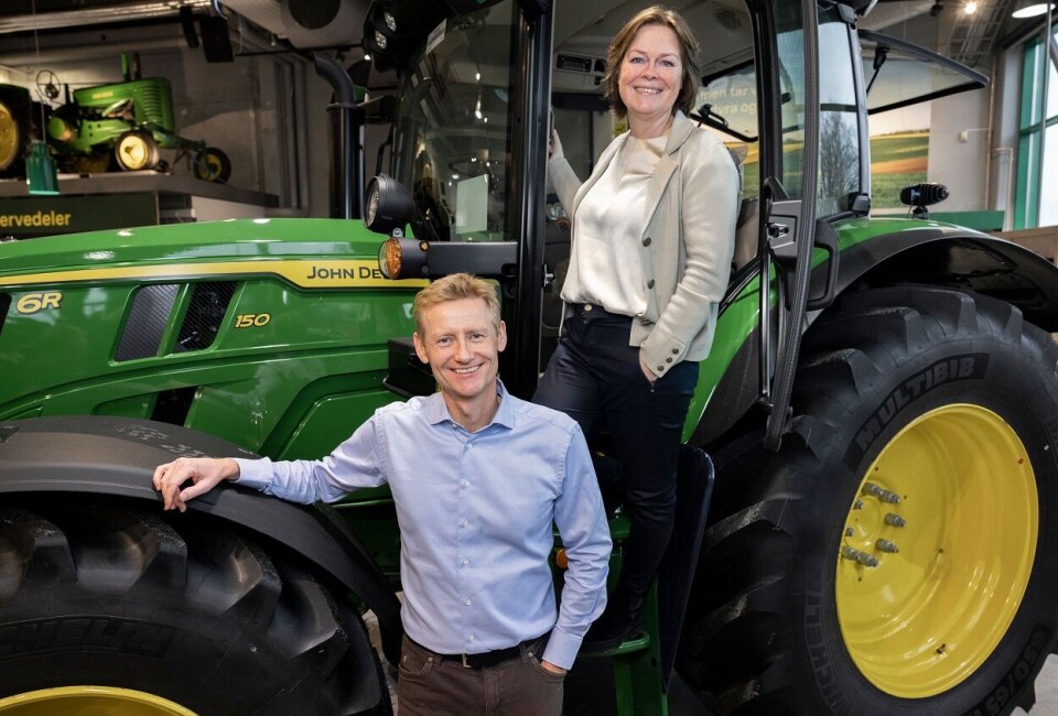 Konsernsjef Svenn Ivar Fure og styreleder Anne Jødahl Skuterud gleder seg over den svært gode mottakelsen til den nye bærekraftprisen. Foto: Espen Solli / Felleskjøpet