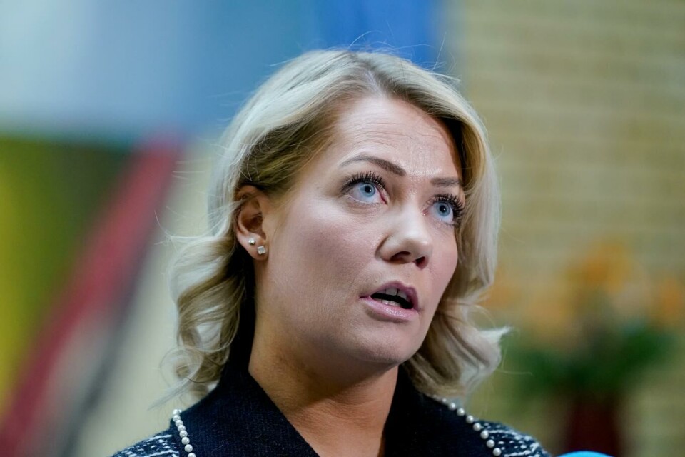 Landbruks- og matminister Sandra Borch (Sp) er urolig for avlingene på grunn av det varme og tørre været.