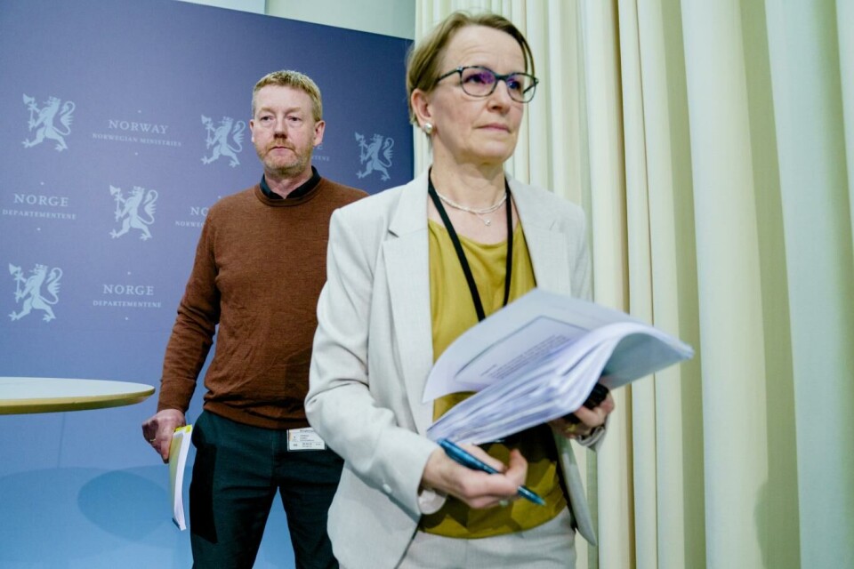 Bondelagets leder Bjørn Gimming overleverte i slutten av april bøndenes krav til årets jordbruksoppgjør. Fredag kommer statens forhandlingsleder Viil Søyland med motsvaret.