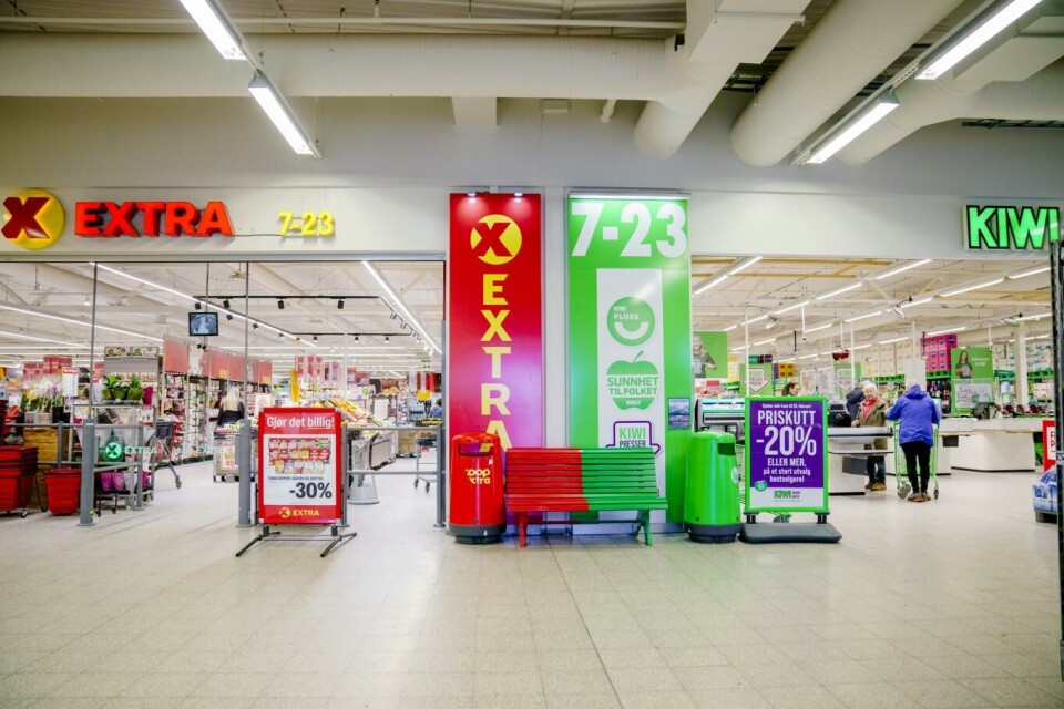 Norge har et høyt antall dagligvarebutikker. På Sætre Nærsenter i Asker, har konkurrentene Coop Extra og Kiwi butikker vegg-i-vegg. Foto: Stian Lysberg Solum | NTB