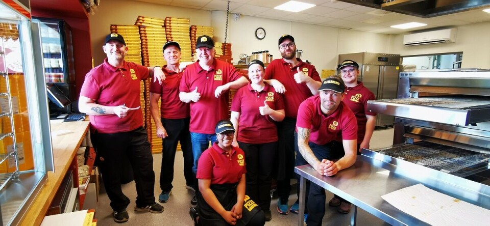 Foto Staben på Lillestrøm består i alt av 16 energiske medarbeidere med stort og smått. Nå ser de frem til travle dager på Lillestrøm/Kjeller.