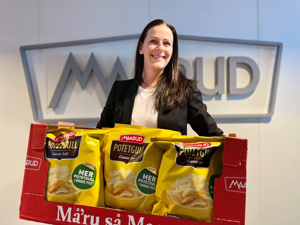 Maarud-posene blir mindre, men fylles med enda mer potetgull. Grepet sparer miljøet for 13 tonn plast prlig, ifølge senior merkevaresjef Annette Eidesen.