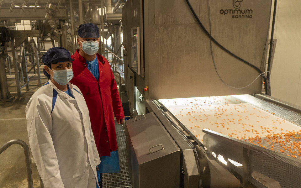 Administrerende direktør Hege T. Berg-Knutsen i Coop Norge Industri AS og plassjef Terje Viken i den nye delen av Ferskvarehuset.