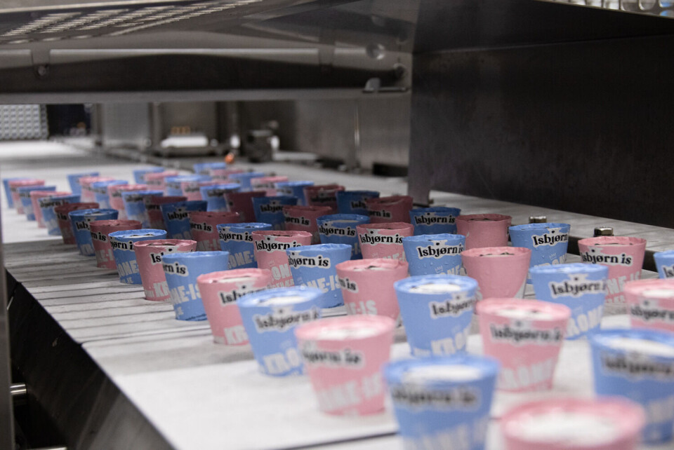 En splitter ny produksjonslinje hos Isbjørn Is har de siste ukene produsert kortreist Krone-is.