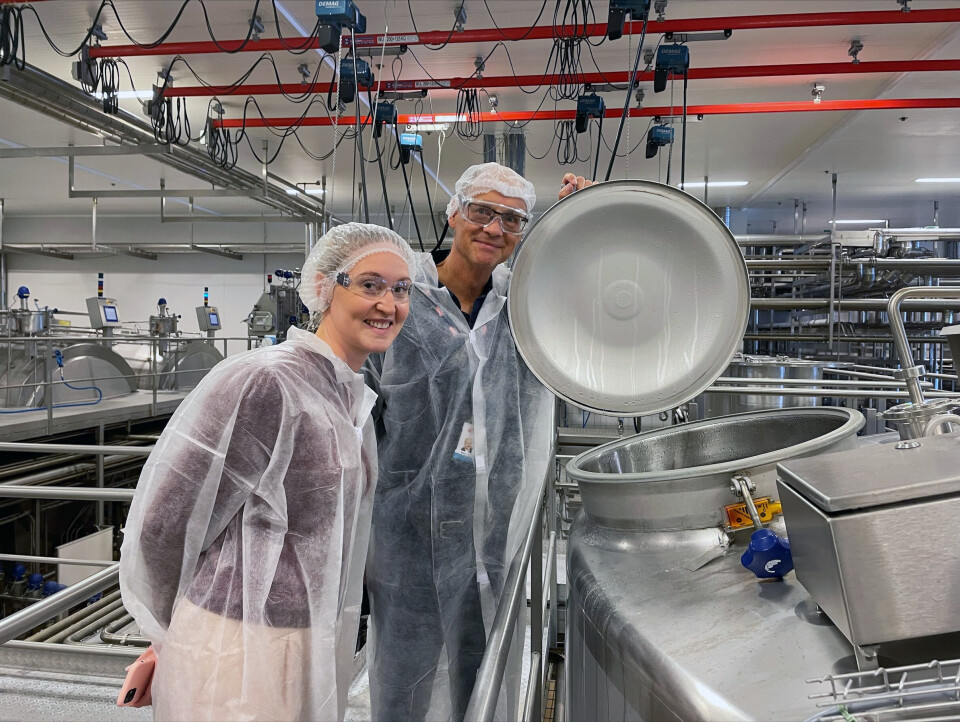 Innovasjonsleder i Tine, Camilla Heggelund, og meierisjef ved Tine meieriet på Jæren, Kjetil Thu, vil utnytte alt i den norske melka enda bedre for å unngå matsvinn.